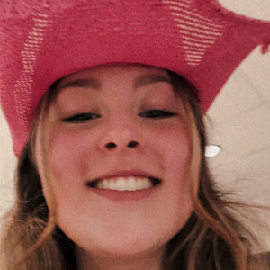 Meet your Posher, Elise